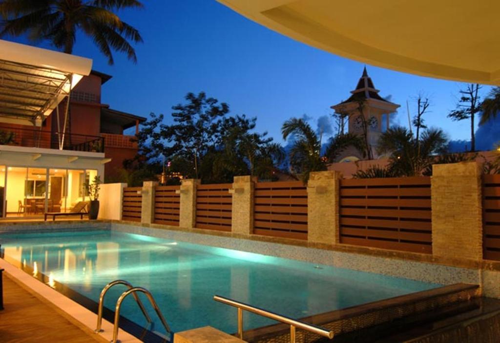 Hotell Baan Suwantawe Phuket