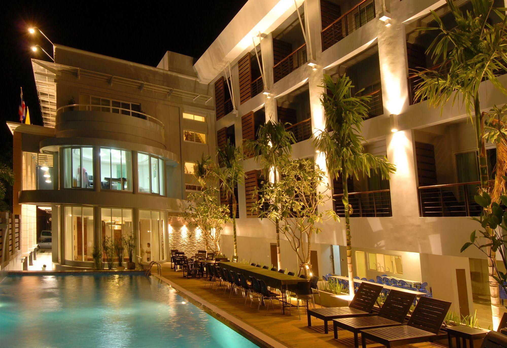 Hotell Baan Suwantawe Phuket